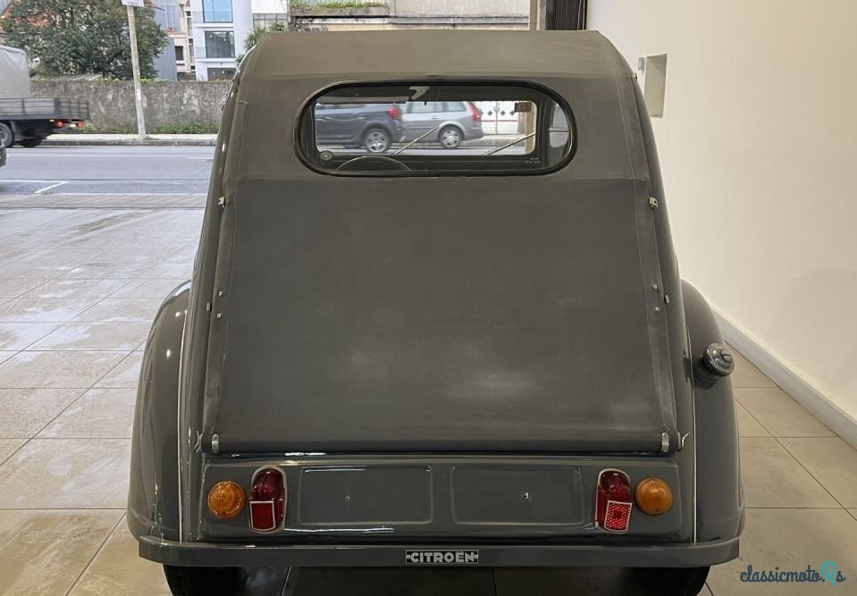 1956' Citroen 2CV photo #3
