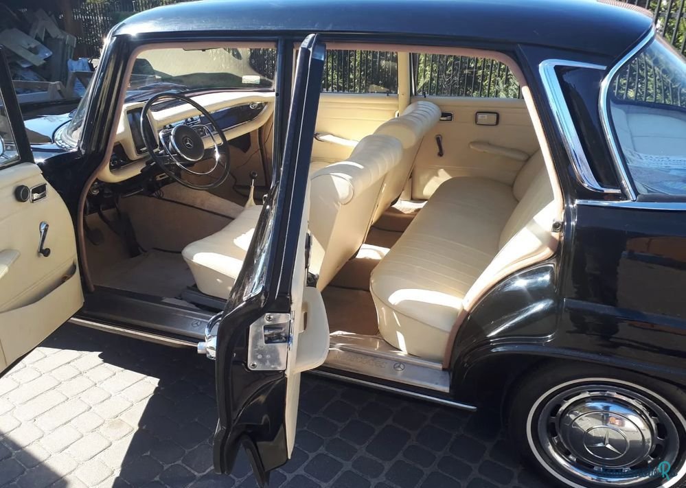 1967' Mercedes-Benz W110 photo #3