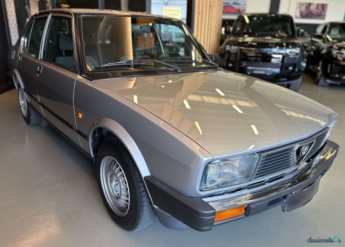 1984' Alfa Romeo Alfetta photo #5