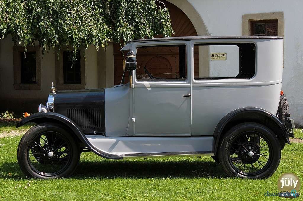 1927' Ford T Tudor photo #6