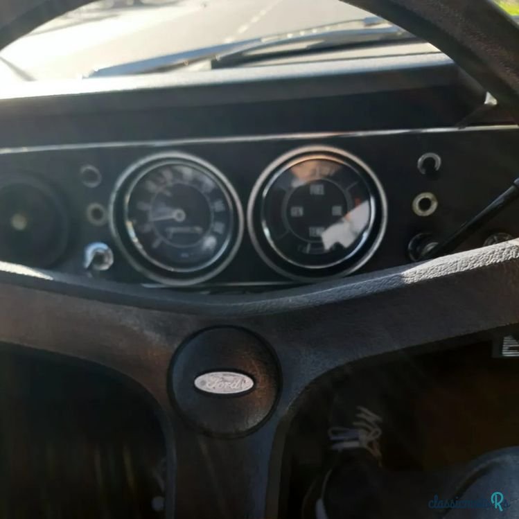 1969' Ford Cortina photo #2