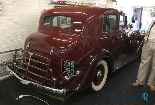 1935' Buick Series 60 Club Sedan photo #1