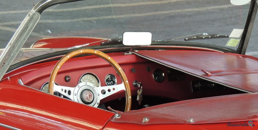 1961' MG Midget photo #3