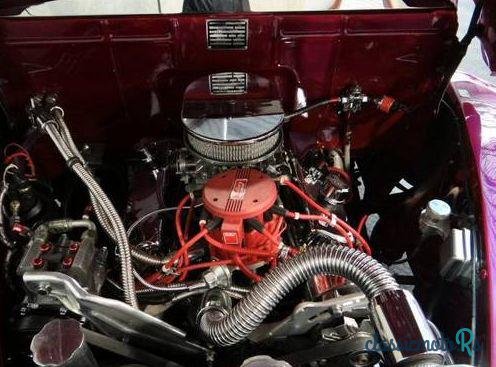 1946' Ford Deluxe Super Deluxe Sedan photo #3