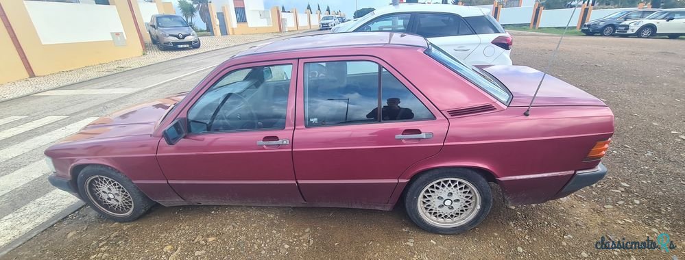 1988' Mercedes-Benz Classe E photo #1