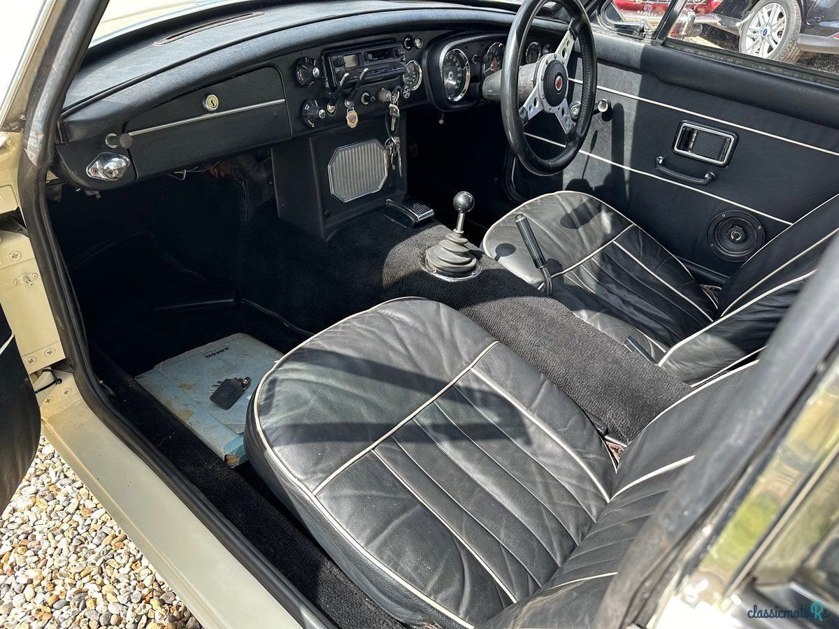 1968' MG MGC photo #4