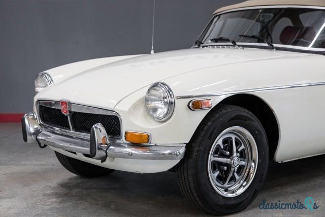1974' MG MGB photo #5