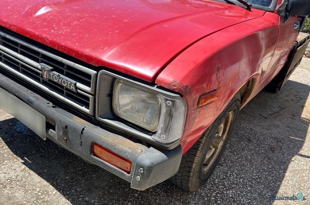 1984' Toyota Hilux photo #1