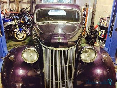 1949' Ford V8 Pilot photo #1