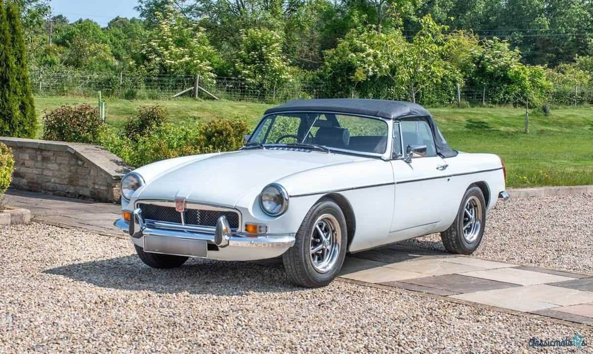 1973' MG MGB photo #1
