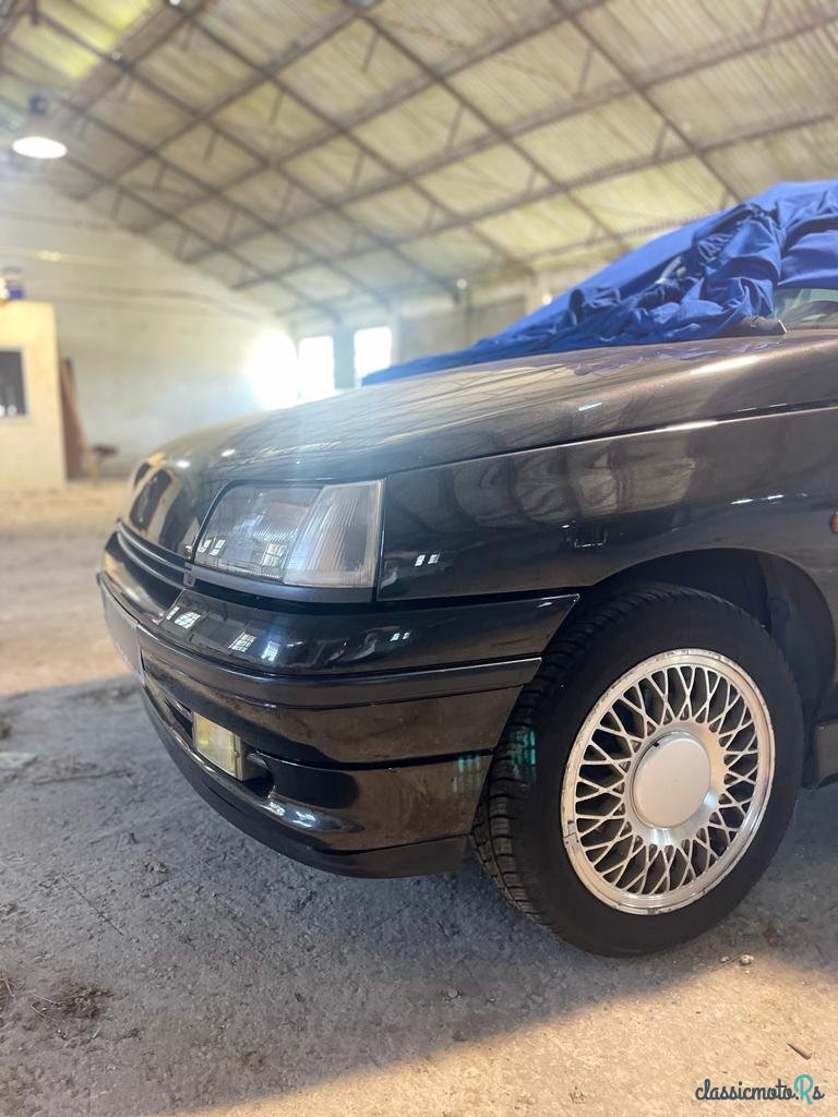1992' Renault Clío Baccara 1400 Aut. photo #1