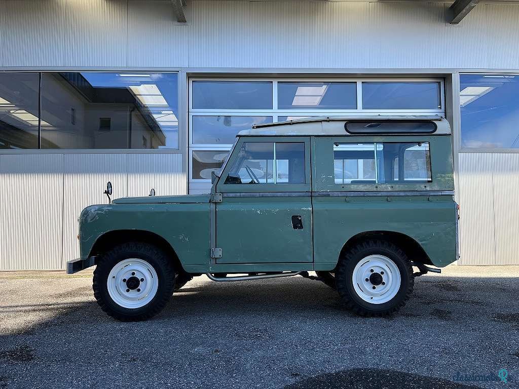 1974' Land Rover photo #1