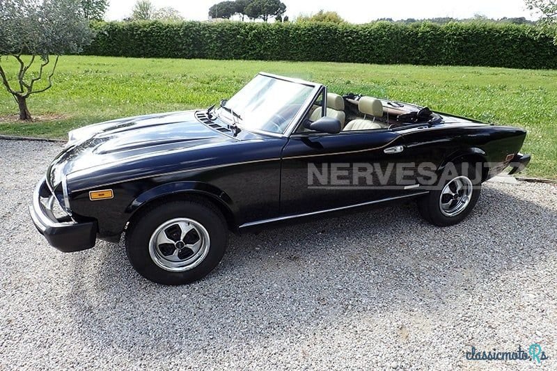 1983' Fiat 124 Spider Pininfarina photo #1