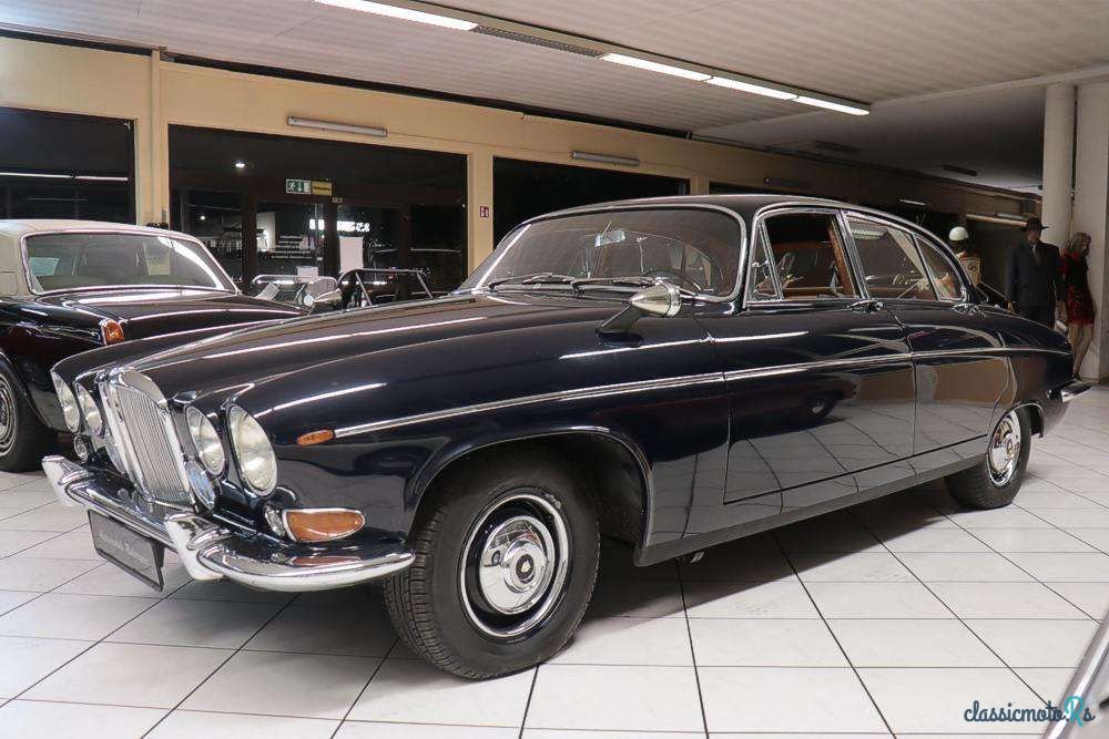 1969' Jaguar MK X photo #2