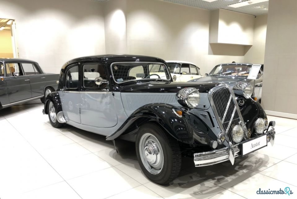 1955' Citroen Traction Avant photo #4