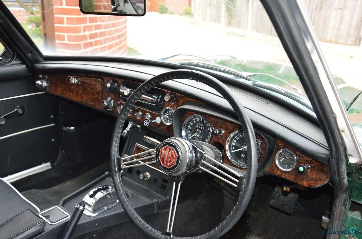 1969' MG MGC photo #2