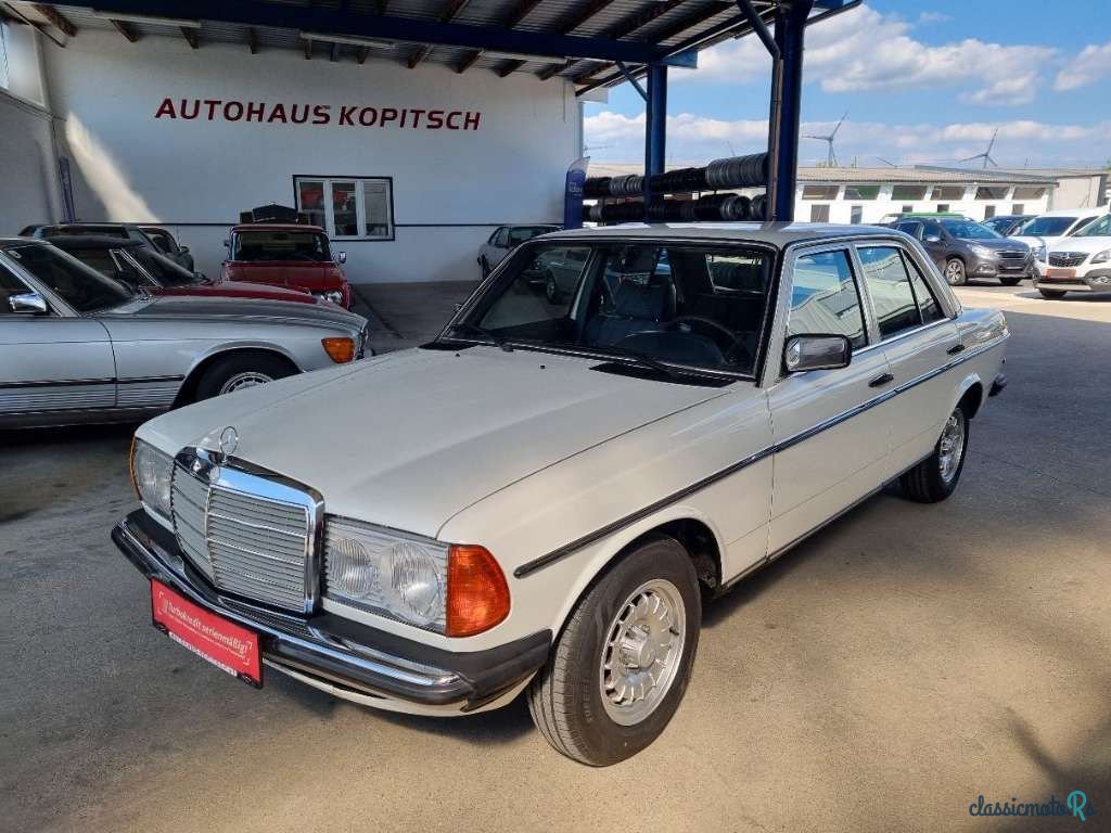 1977' Mercedes-Benz 240 W123 photo #1