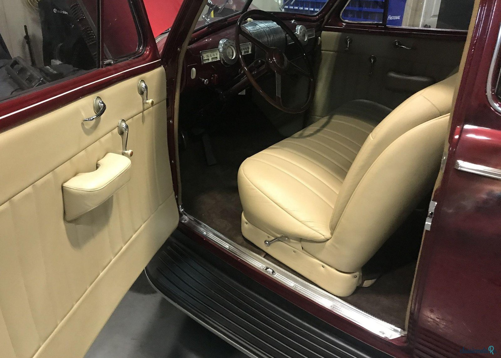 1940' Pontiac Deluxe photo #3