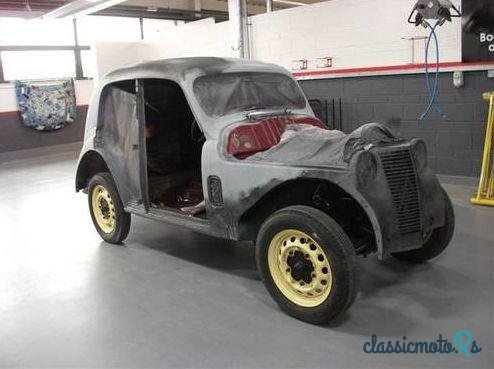 1949' Renault Eight photo #1