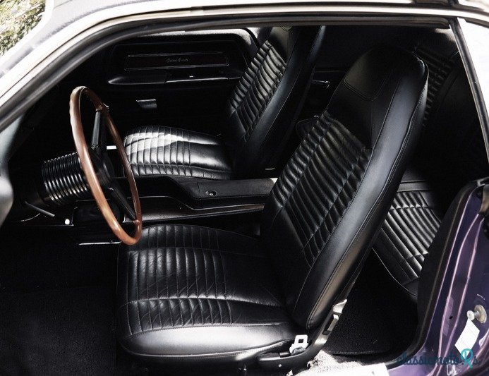 1970' Dodge Challenger R/T SE photo #5