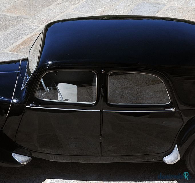 1955' Citroen Traction Avant 11B photo #3