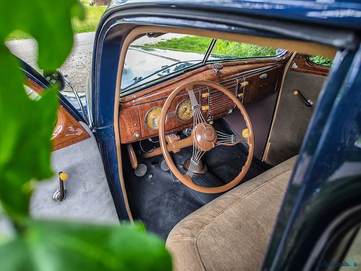 1939' Ford Deluxe photo #2
