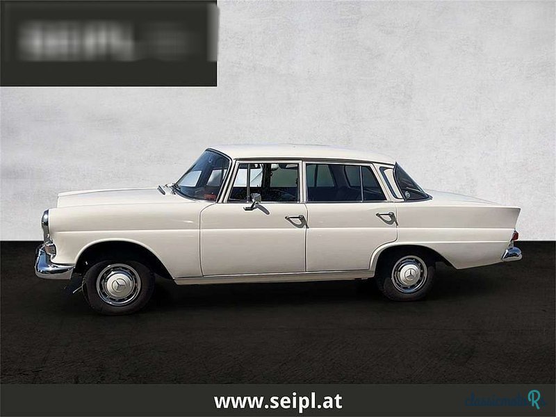 1967' Mercedes-Benz 200 photo #3