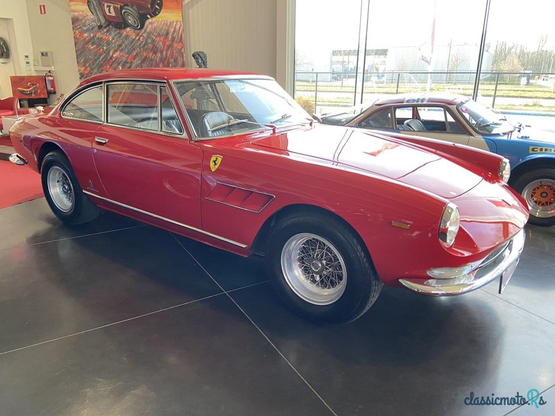 1966' Ferrari 330 Gt 2+2 photo #2