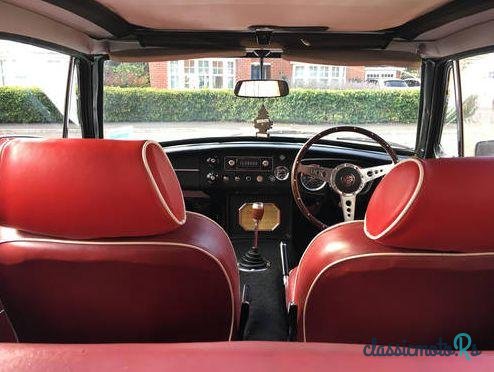 1971' MG Mgb Gt photo #3