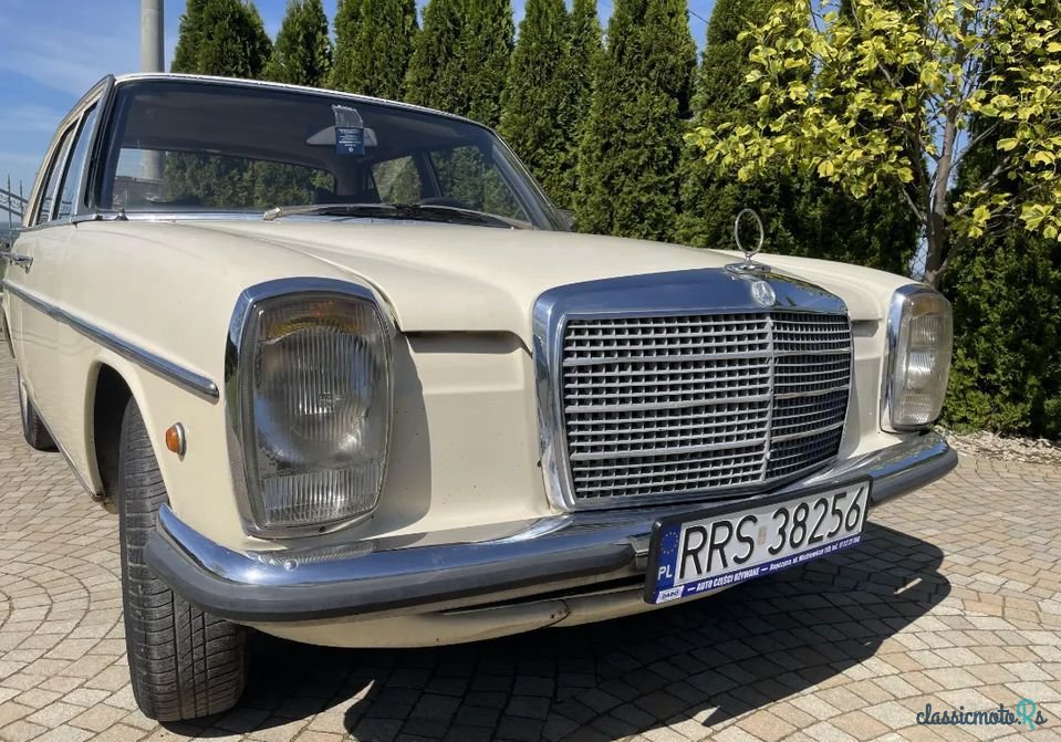 1976' Mercedes-Benz W115 photo #3