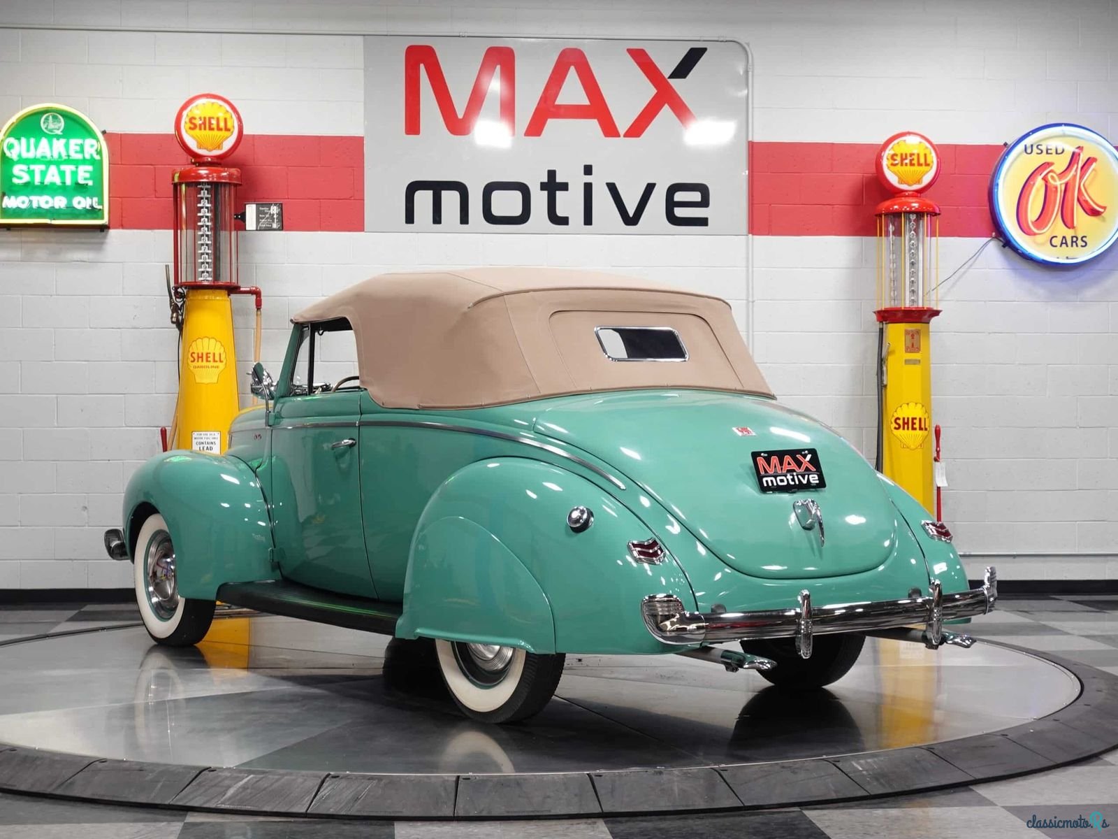 1940' Ford Deluxe photo #5