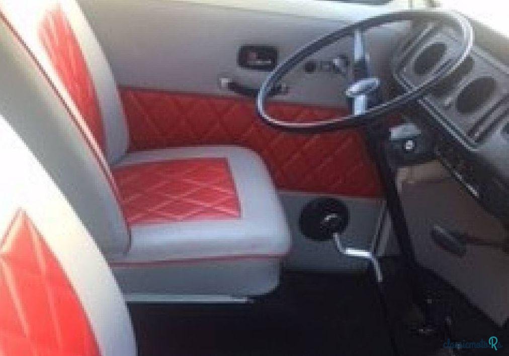 1973' Volkswagen Typ 2 photo #3