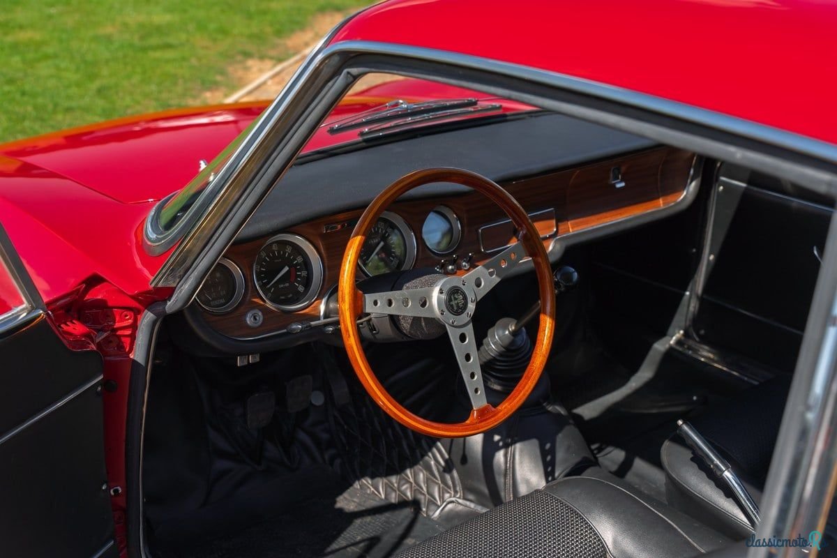 1969' Alfa Romeo Giulia photo #6