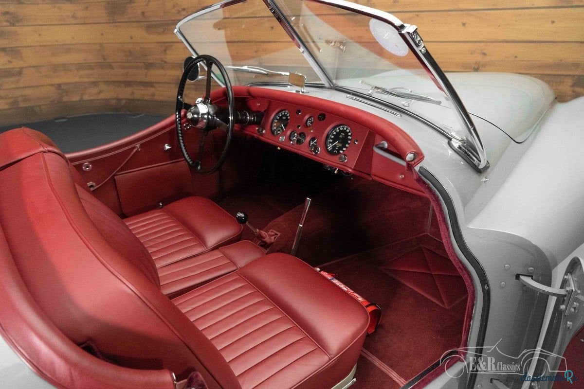 1953' Jaguar Xk120 photo #2