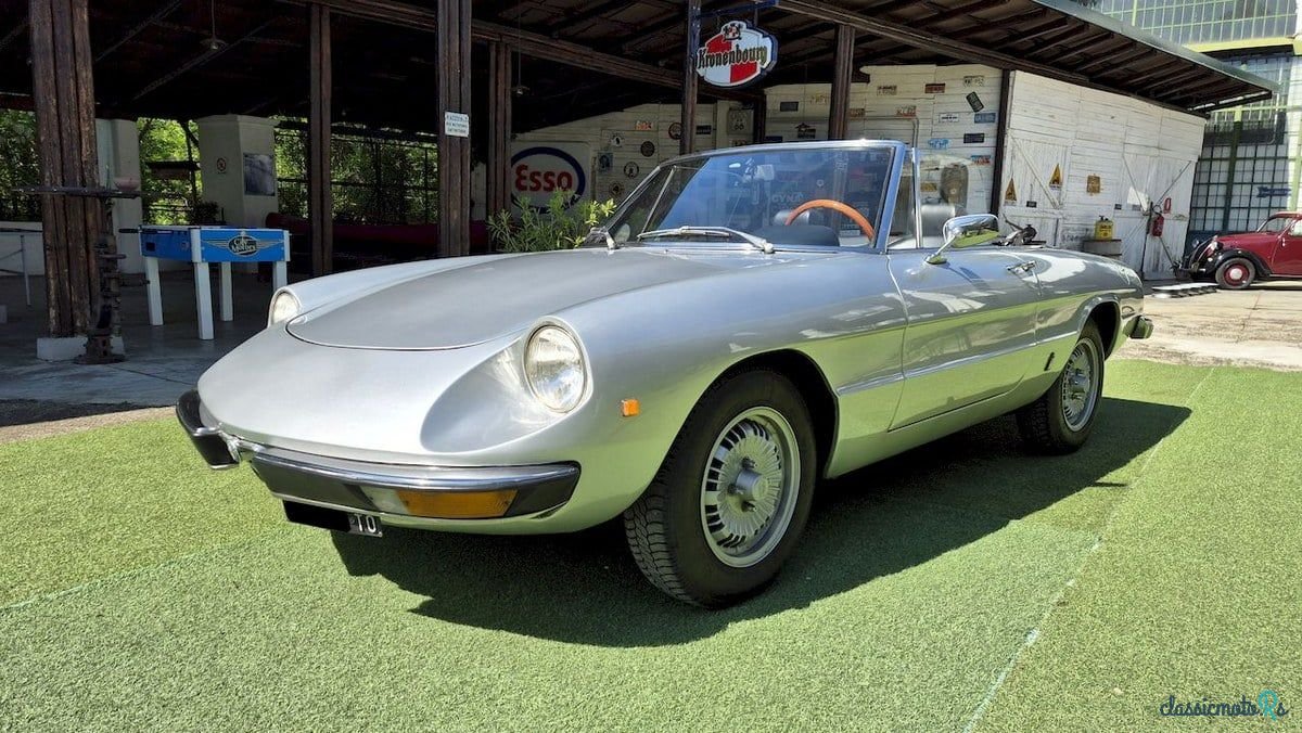 1976' Alfa Romeo Spider (Duetto) photo #5