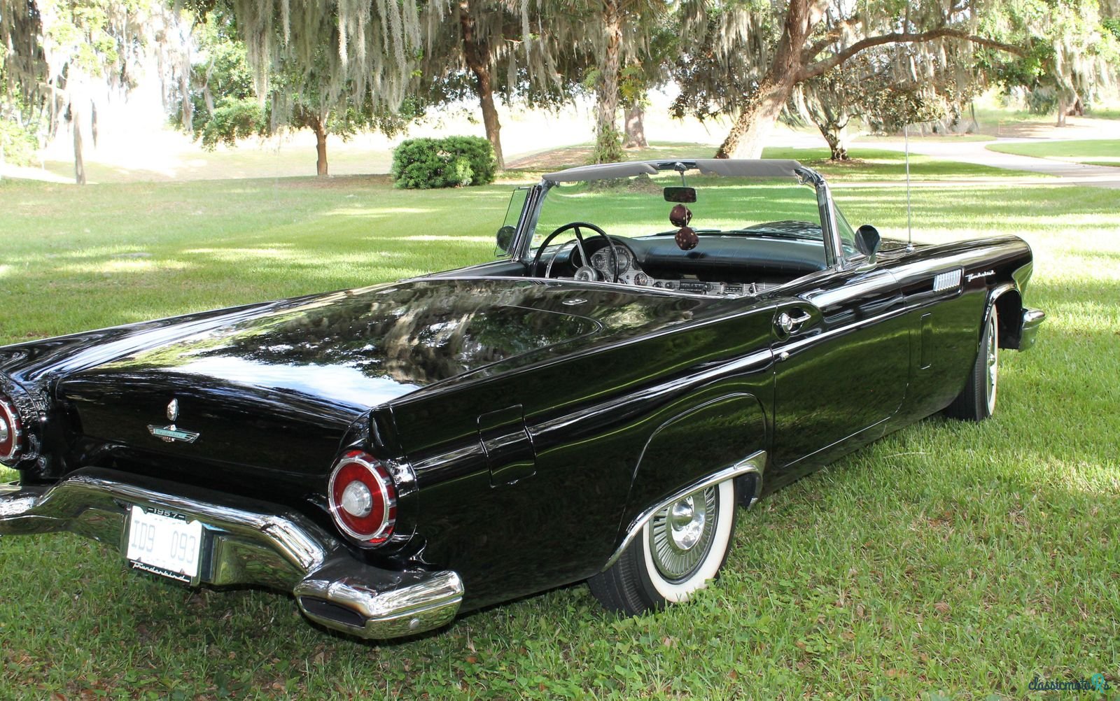 1957' Ford Thunderbird photo #3