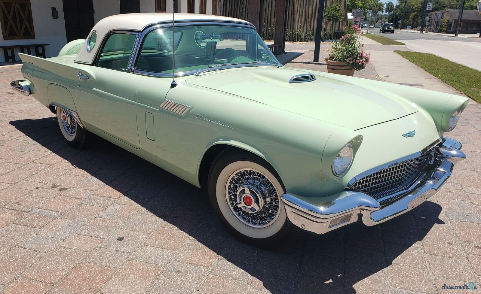 1957' Ford Thunderbird photo #1