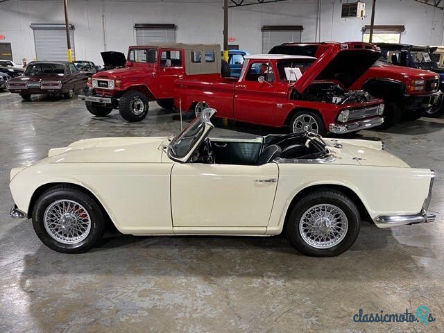 1965' Triumph TR4 photo #3