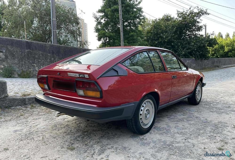 1982' Alfa Romeo GTV photo #4