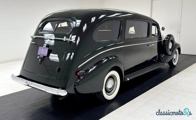 1940' Pontiac Deluxe photo #5