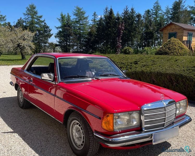1978' Mercedes-Benz W123 photo #1