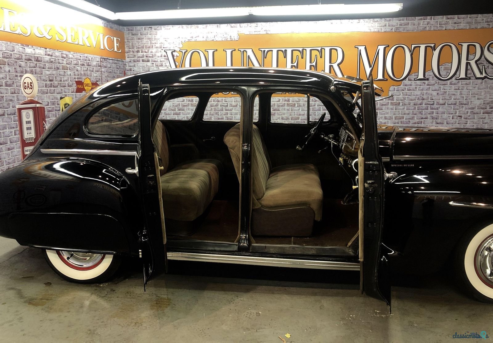 1948' Plymouth Deluxe photo #2