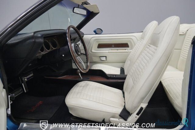 1970' Dodge Challenger photo #4