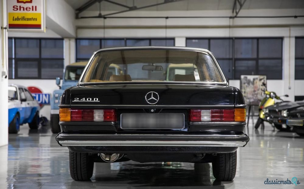 1980' Mercedes-Benz 240 photo #4