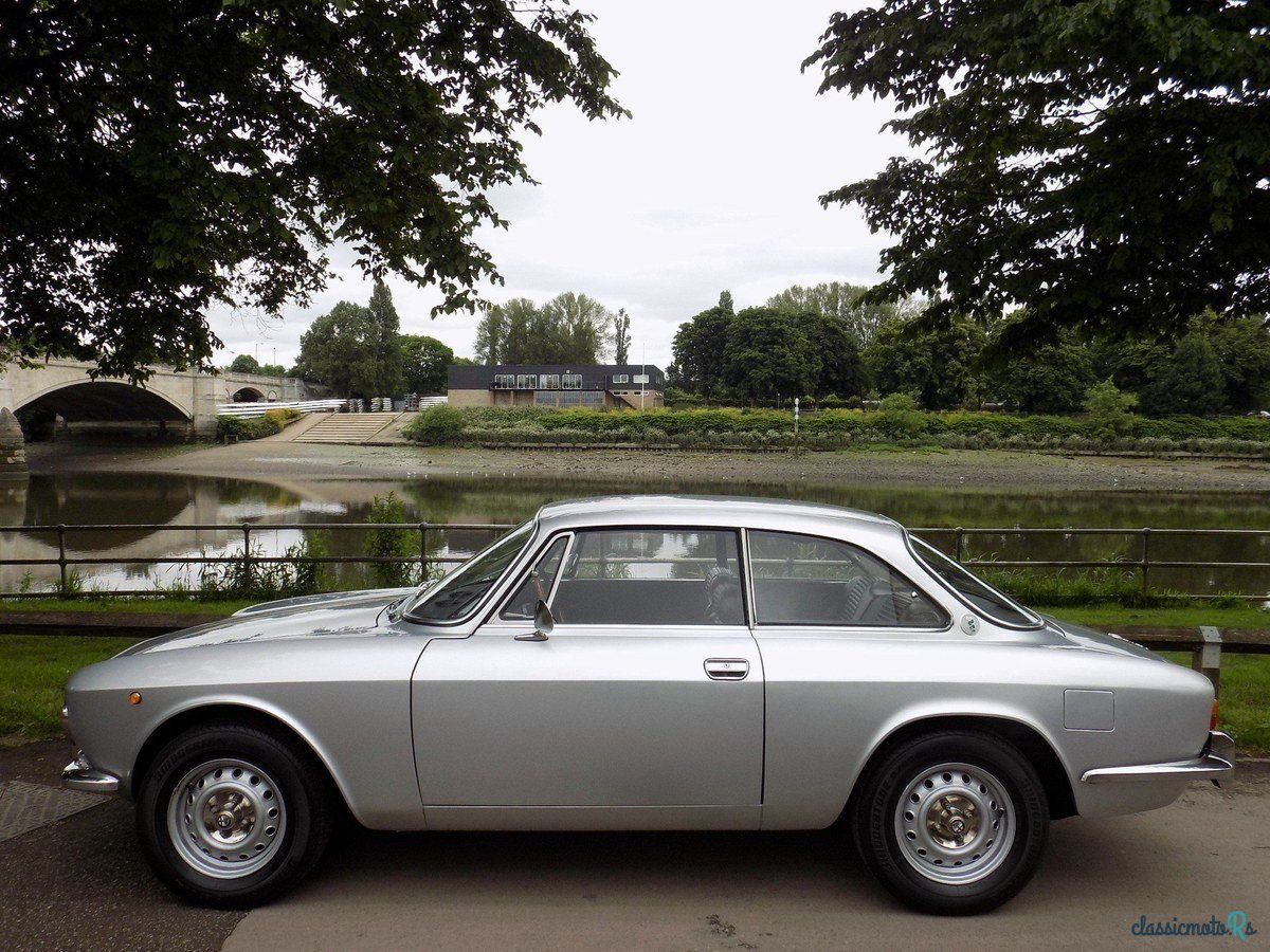 1974' Alfa Romeo Giulia photo #6