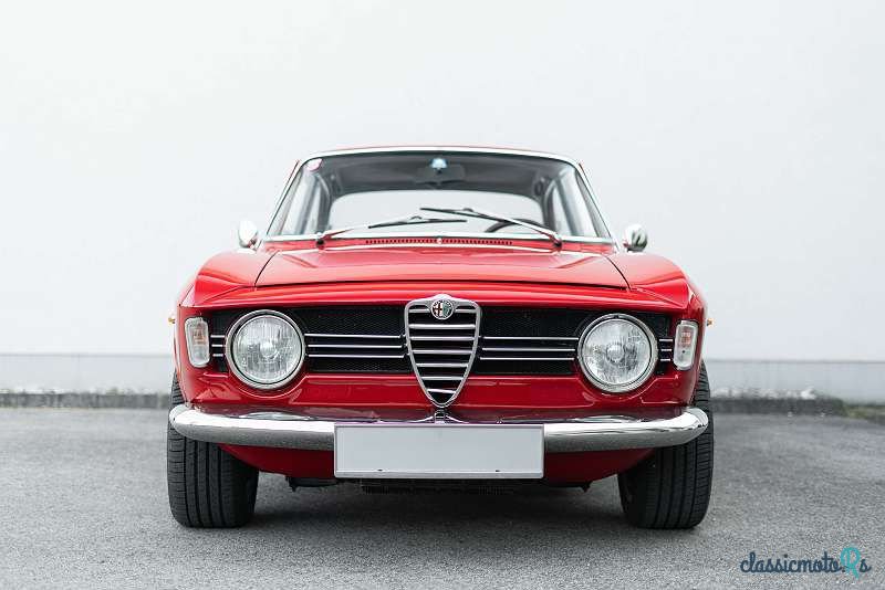 1967' Alfa Romeo Giulia photo #4