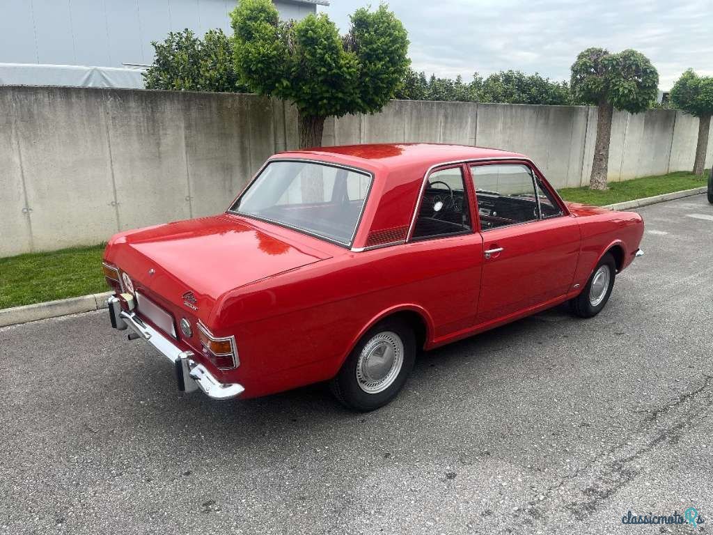 1968' Ford Cortina MkII photo #6