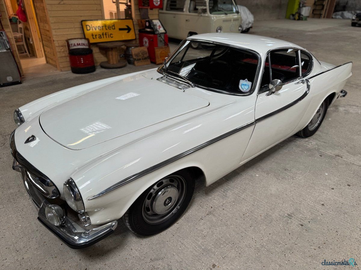 1965' Volvo 1800S photo #2