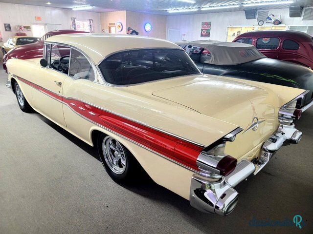 1957' Pontiac Chieftain photo #2