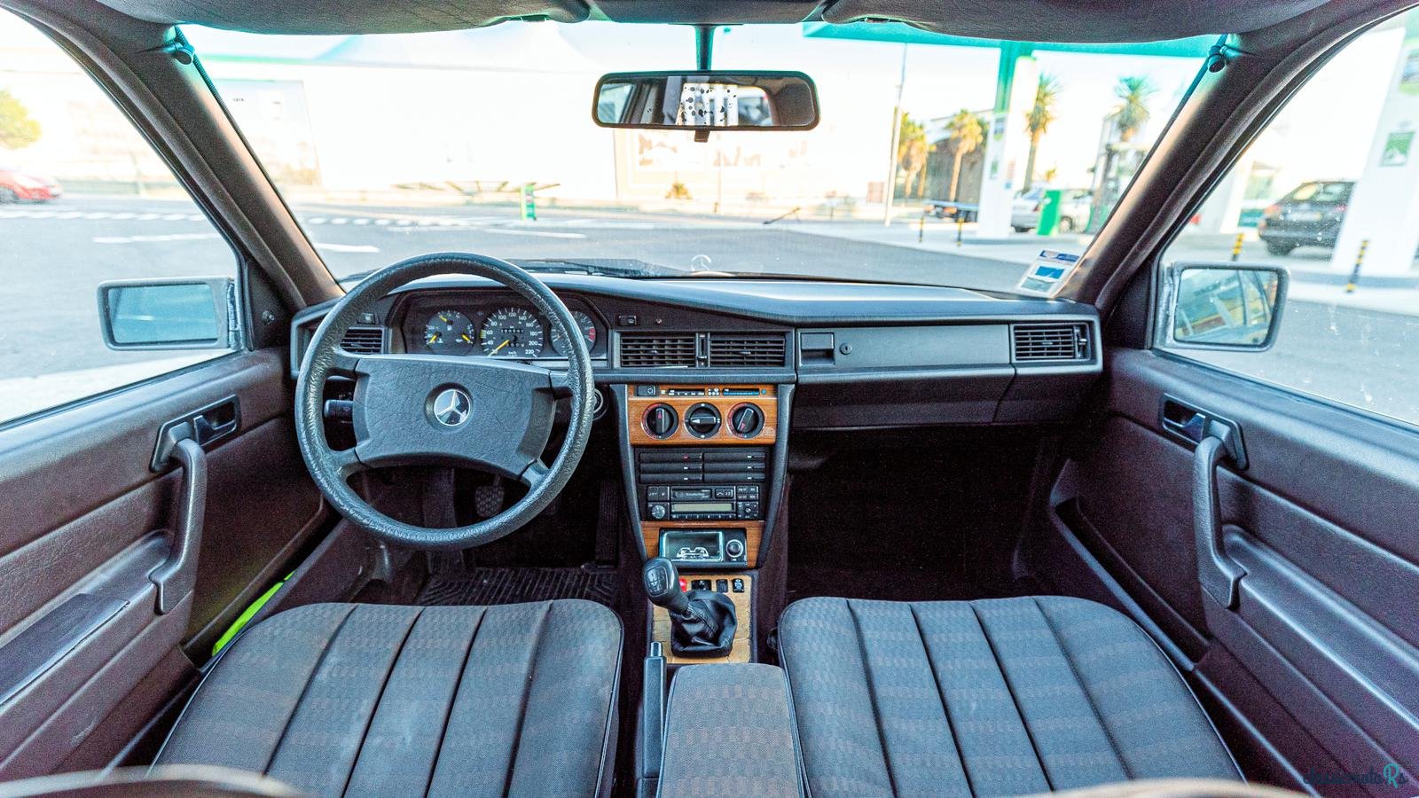 1992' Mercedes-Benz 190E photo #4
